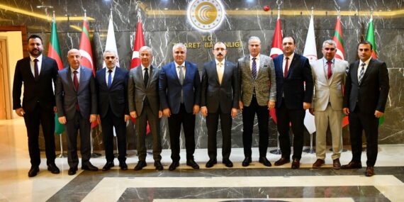 ALTSO HEYETİ BAKAN MUŞ VE BAŞKAN HİSARCIKLIOĞLU İLE GÖRÜŞTÜ