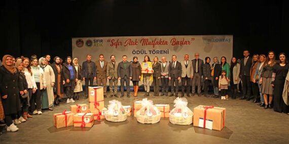 HANE HALKININ KATILIMI İLE GERÇEKLEŞEN SIFIR ATIK MUTFAKTA BAŞLAR YARIŞMASI SONA ERDİ EVLERDE 5 TON 115 KG ATIK TOPLANDI