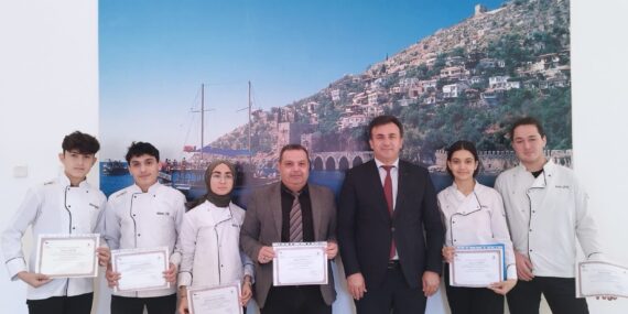 Staj faaliyetlerini tamamlayan öğrencilerden Yılmaz’a ziyaret
