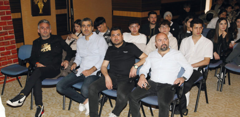 KUAFÖRLÜK LİSELİLERE ANLATILDI