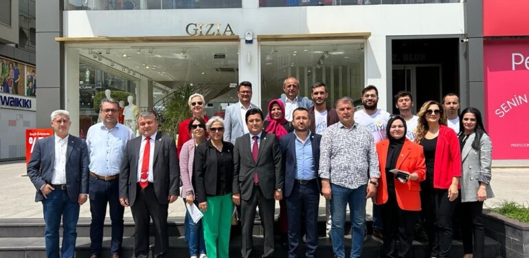 İYİ PARTİ ALANYA İLÇE TEŞKİLATI ESNAFLARI ZİYARET ETTİ