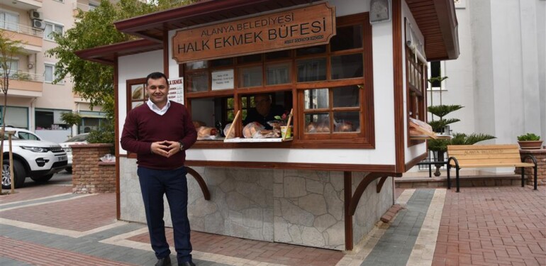 ALANYA BELEDİYESİ HALK EKMEK BÜFELERİNDE 6 TL’DEN SATILAN PİDELERE YOĞUN İLGİ
