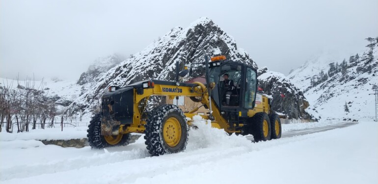 ANTALYA’DA NİSAN AYINDA KARLA MÜCADELE