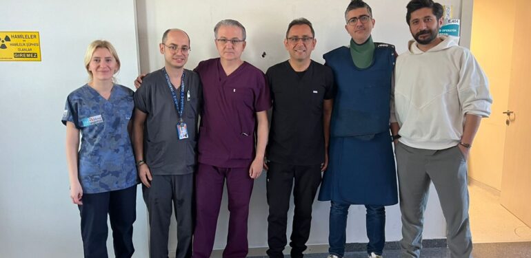 ALKÜ’LÜ DOKTORLAR ‘TAVİ’ YÖNETMİ İLE BİR İLKİ GERÇEKLEŞTİRDİ