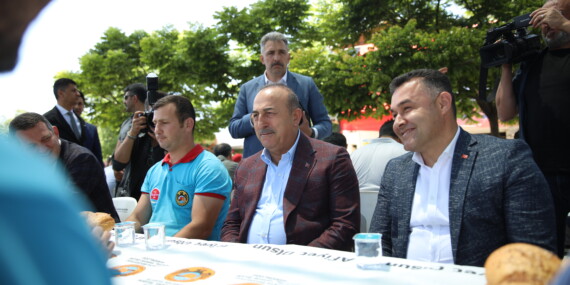 BAKAN ÇAVUŞOĞLU VE BAKAN ERSOY’DAN ALANYA BELEDİYESİ’NE ZİYARET