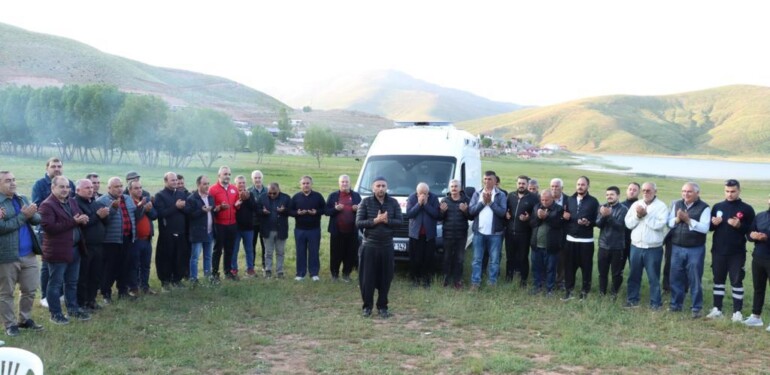 BATI ALANYA YAYLALARI İÇİN MEHMET ŞAHİN TARAFINDAN HİZMETE SUNULAN AMBULANSIN DUA’SI GERÇEKLEŞTİRİLDİ.