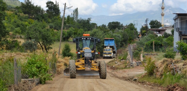 Alanya Beldibi yolunda asfalt hazırlığı sürüyor