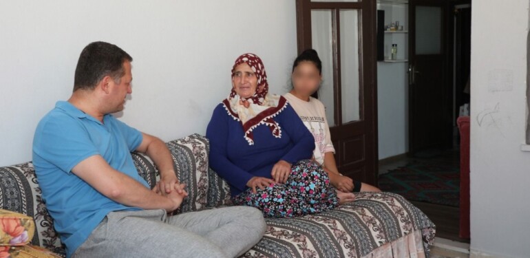 KAYMAKAM ÜRKMEZER VATANDAŞLARI TALEPLERİNİ YERİNDE DİNLİYOR