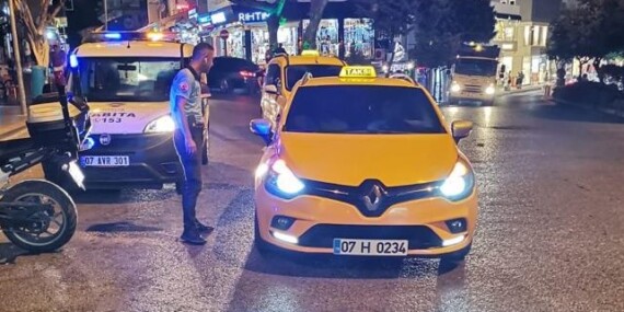 ALANYA’DA TAKSİ VE HALK OTOBÜSLERİ DENETLENDİ