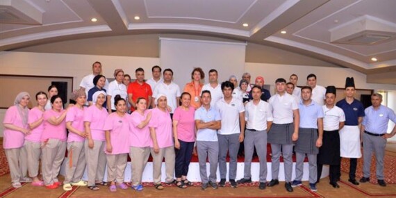 ALANYA BELEDİYESİ’NDEN SIFIR ATIK’TA BİR İLK DAHA: OTELLERE SIFIR ATIK EĞİTİMİ