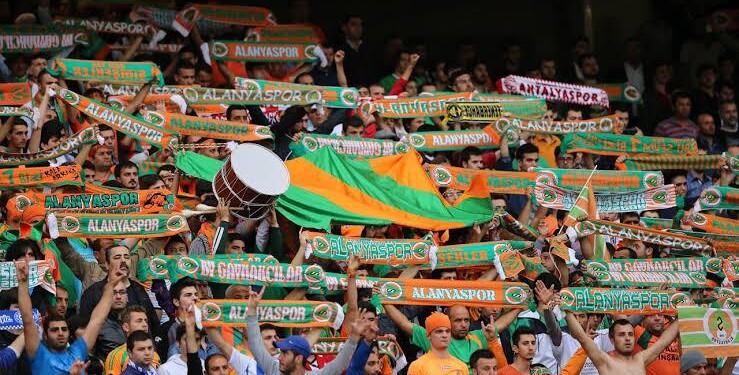 ALANYASPOR ‘EN CENTİLMEN TARAFTAR ÖDÜLÜ’NE LAYIK GÖRÜLDÜ