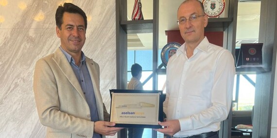 ASELSAN’DAN REFİK ÖZDEMİR’E PLAKET