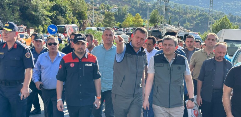 BAKAN YUMAKLI YANGIN BÖLGESİNDE