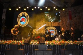 c9250375-aea2-4506-b77f-5ecd97b027a0-1