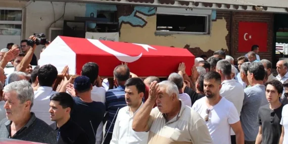SELMAN’I BİNLERCE KİŞİ UĞURLADI