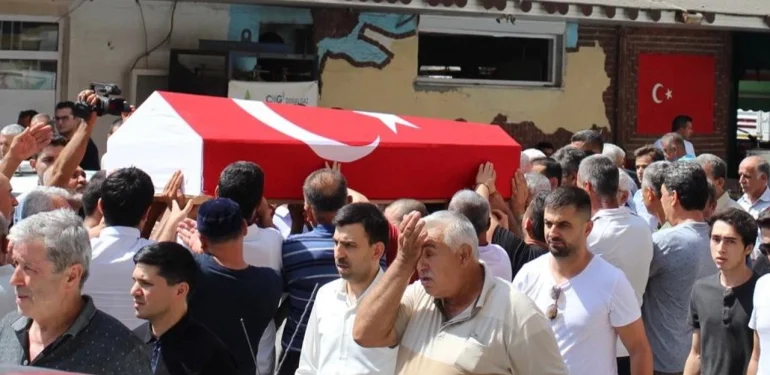 SELMAN’I BİNLERCE KİŞİ UĞURLADI