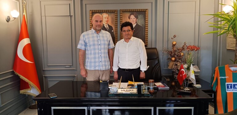 EMEKLİ POLİS İYİ PARTİYE ÜYE OLDU