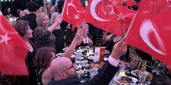 New York’ta ‘Cumhuriyet Balosu’