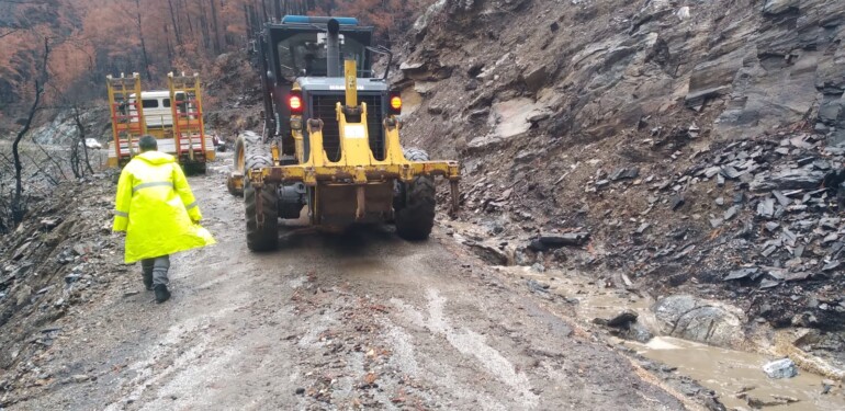 BÜYÜKŞEHİR KAPANAN YOLLARI AÇIYOR