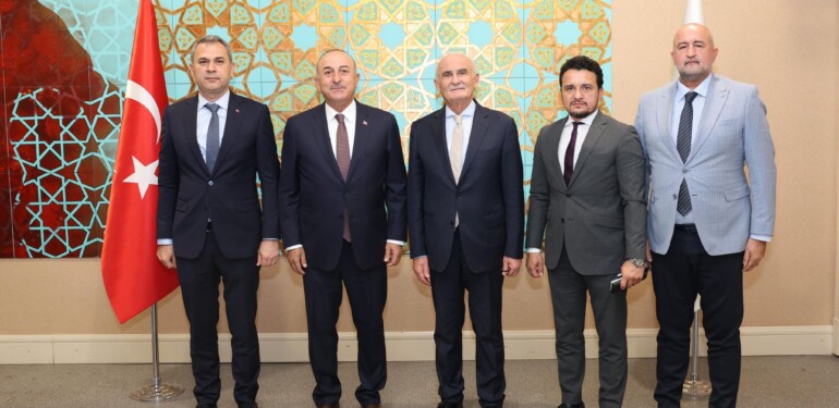 BAKAN ÇAVUŞOĞLU İLE BAŞKAN TAVLI’DAN YEREL YÖNETİMLER ÇIKARMASI