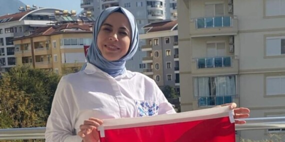 Alanya Ak Parti’de sürpriz ayrılık