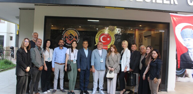 WARP VAKFI DİREKTÖRÜ KLEİN VE RUS GAZETECİLERDEN ALGC’YE ZİYARET