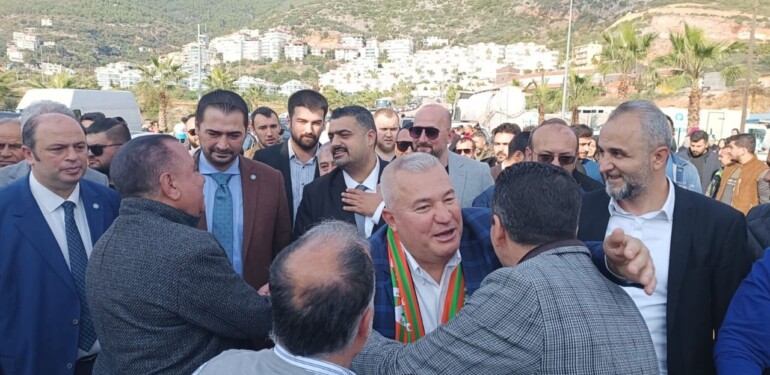 ŞAHİN’E KALABALIK VE COŞKULU KARŞILAMA