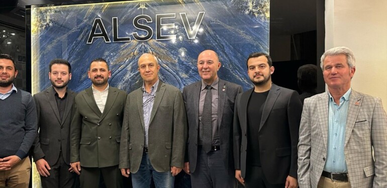 ÖZÇELİK SAHAYA İNDİ