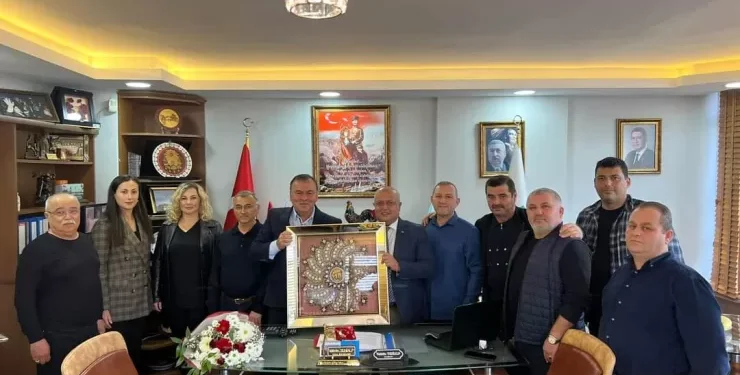 YENİALP GÖREVİNİ ÖZDEMİR’E DEVRETTİ