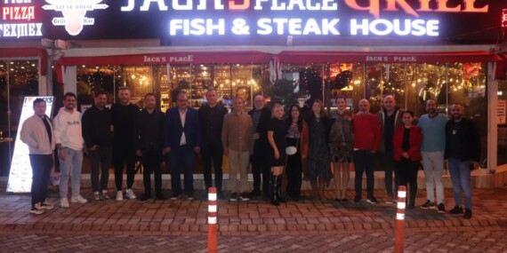 Siyasetin nabzı Jack’s Place’de attı
