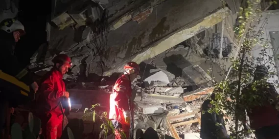 KONAKLI’DA BİNA ÇÖKTÜ