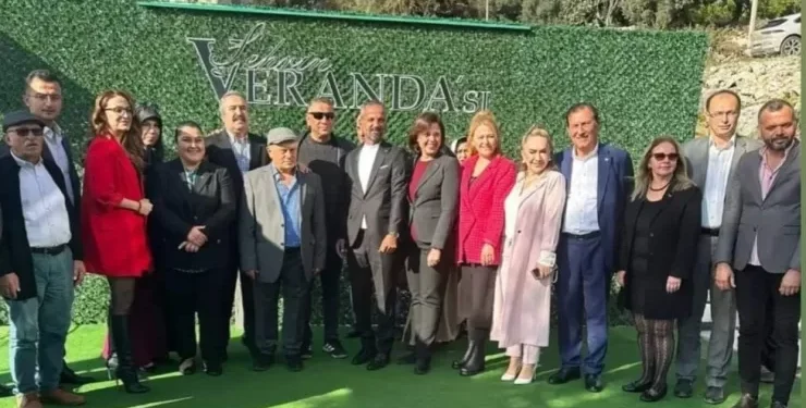 DEMOKRATLAR VERANDA’DA BULUŞTU