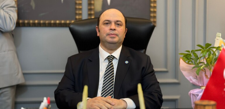 İYİ PARTİ SAHAYA İNİYOR