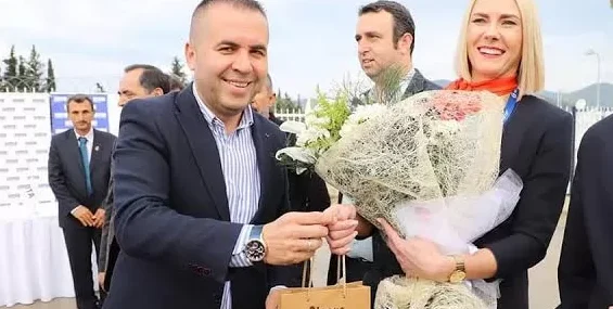 YÜKSEL ADAYLIK İÇİN İSTİFA EDİYOR