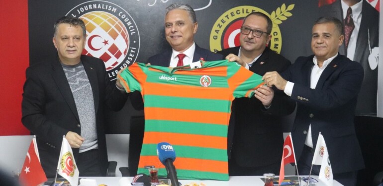 UYSAL ALGC’DE KONUŞTU: ALANYA’NIN TEK MERKEZDEN YÖNETİLMESİ YANLIŞ