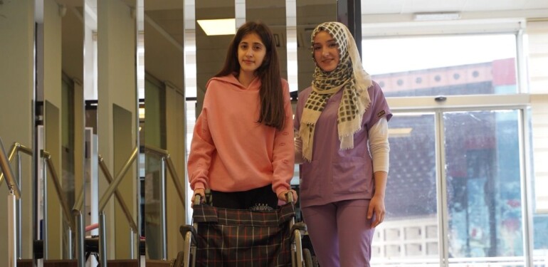 SÜPER KIZ ALANYA’DA