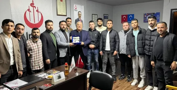 ALPERENLER ŞAHİN’E KUCAK AÇTI