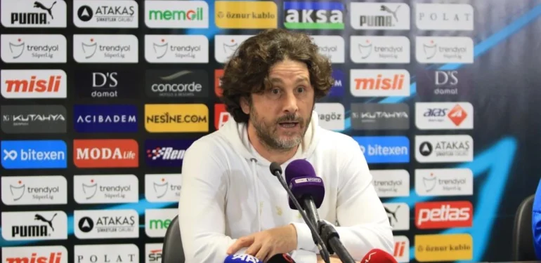 Fatih Tekke: “Galibiyeti hak eden bir Alanyaspor vardı”