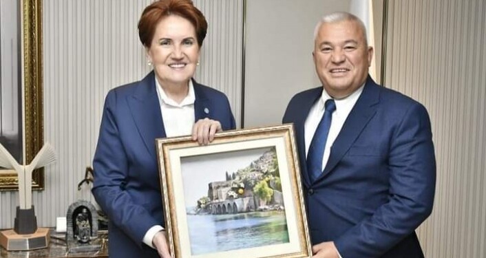 AKŞENER ŞAHİN İÇİN GELİYOR