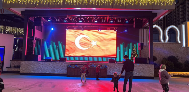 Yekta Mall’a bravo: Eğlence programı iptal