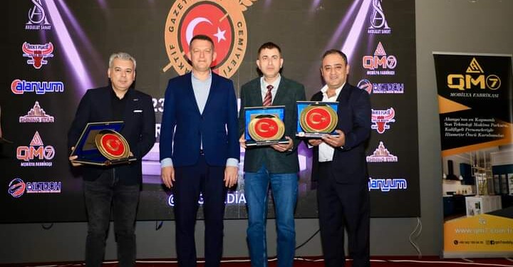 KAYMAKAM ÜRKMEZER 2023 ALANYA MEDYA BAŞARI ÖDÜLLERİ TÖRENİNE KATILDI