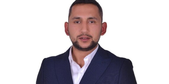 Uyar, Bağımsız Meclis üyesi adayı