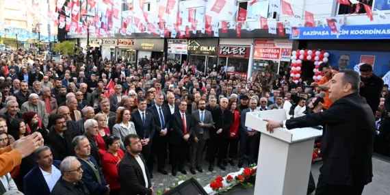 Gazipaşa’da Muhittin Böcek coşkusu