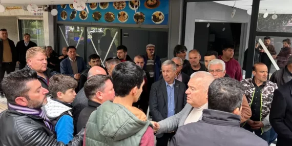 Mehmet Şahin’den işyeri yanan esnafa destek sözü