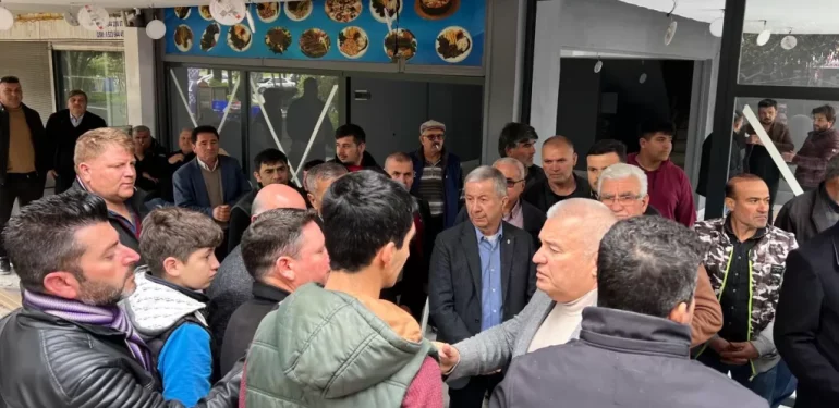 Mehmet Şahin’den işyeri yanan esnafa destek sözü