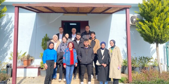 DEMKOD, burs verdiği öğrencilerle buluştu