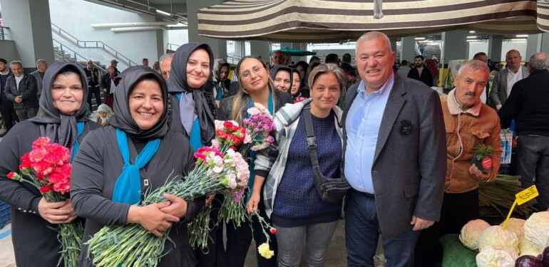 EMEKÇİ KADINLARA ‘MEHMET ŞAHİN’ SÖZÜ