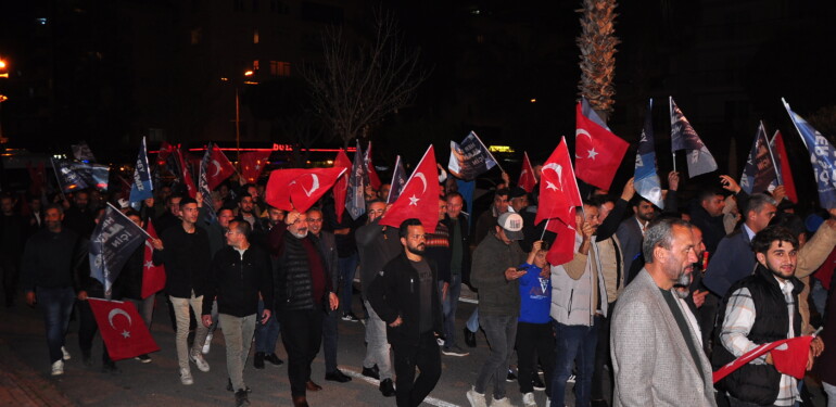 DİK DUR EĞİLME MAHMUTLAR SENİNLE