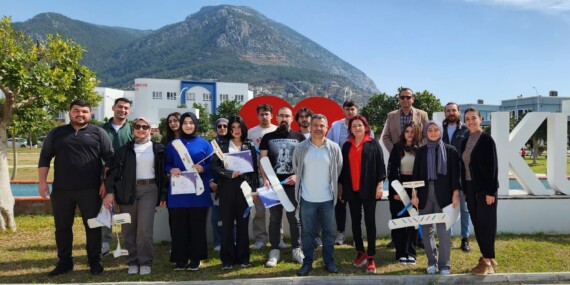THK Alanya, model uçak kursiyerlerine sertifikalarını takdim etti