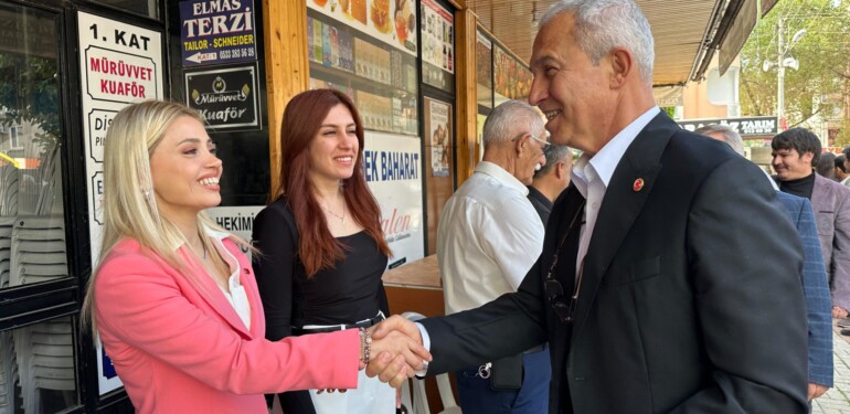 CHP’DE ÇİFTE BAYRAM